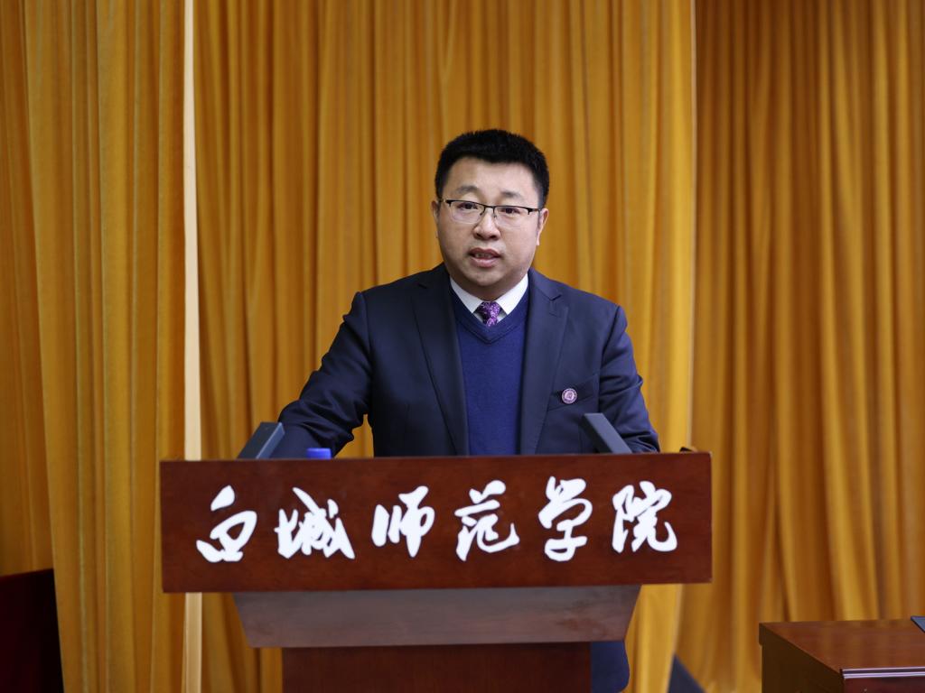 车校长.jpg 车校长.jpg