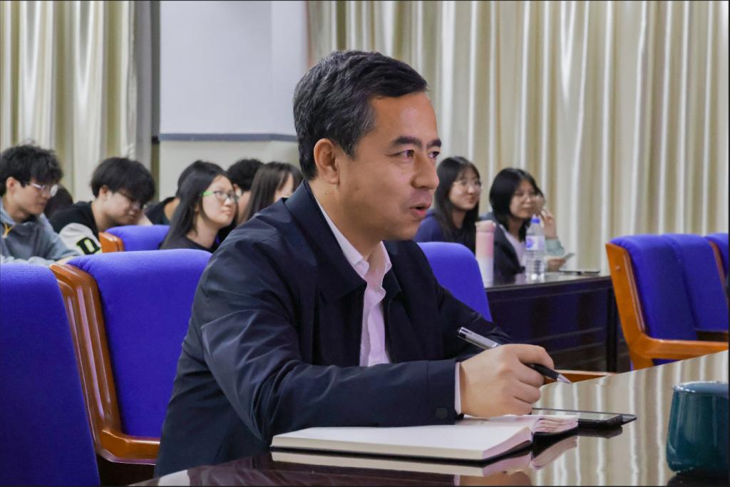 张海龙.png 张海龙.png